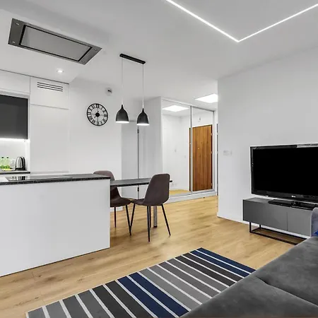 12th Floor Wola Modern By Bookinghost Apartman Varsó