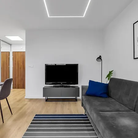 12th Floor Wola Modern By Bookinghost *