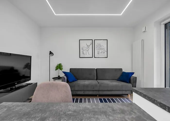 Apartament 12th Floor Wola Modern By Bookinghost