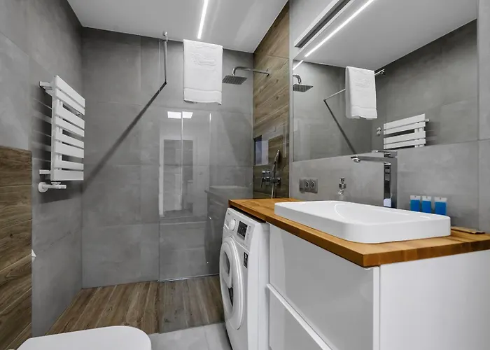 Apartament 12th Floor Wola Modern By Bookinghost