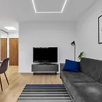 12th Floor Wola Modern By Bookinghost *